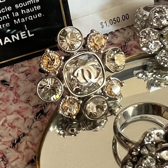 🌹AUTHENTIC CHANEL CRYSTAL RING - Picture 4 of 7